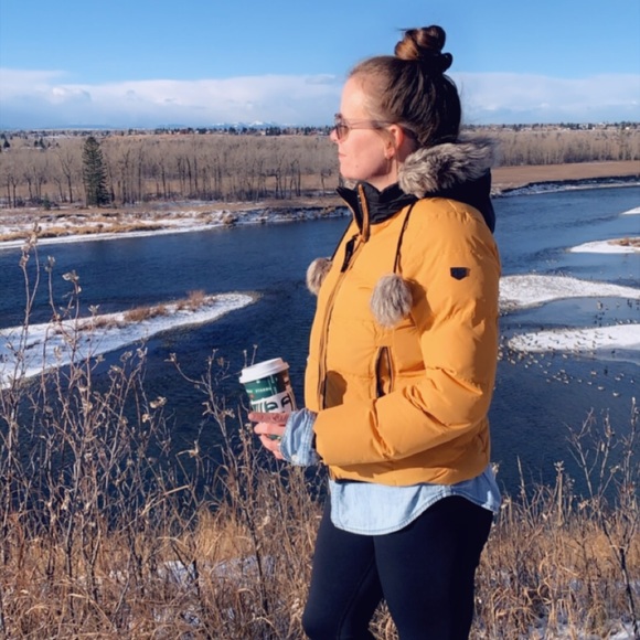 Meet your Posher, Amy - Picture 1 of 3